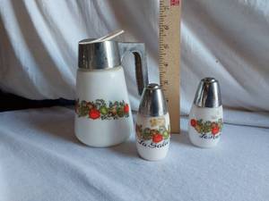 lot 139 image: Vintage Milk Glass Syrup Dispenser and Salt & Pepper Shakers Set