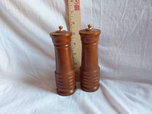 lot 146 image: Wooden Salt and Pepper Shakers