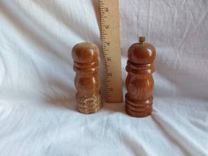 lot 147 image: Wooden Salt and Pepper Shaker Set