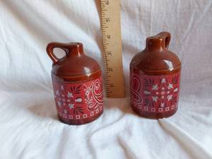lot 153 image: Ceramic Jug Shaped Salt and Peppper Shakers Made in Japan