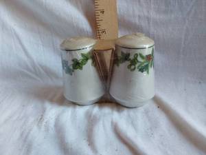 lot 158 image: Salt and pepper shakers with holly design New in Package
