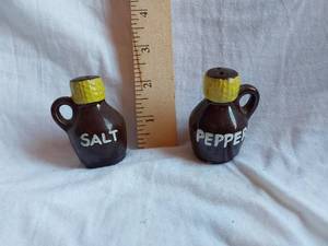 lot 175 image: Jug Shaped Salt and Pepper Shaker Set