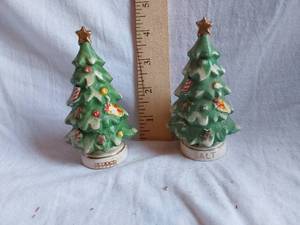 lot 194 image: Christmas Tree Salt and Pepper Shakers Japan