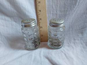lot 198 image: Salt and Pepper Shakers Set with Metal Lids and Glass Bodies