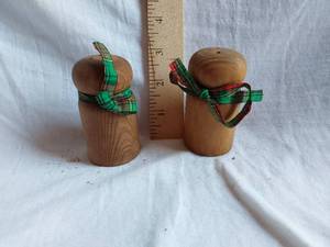 lot 221 image: Wooden Salt and Pepper Shakers