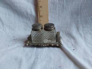 lot 233 image: Salt and Pepper Shaker Set with Tray