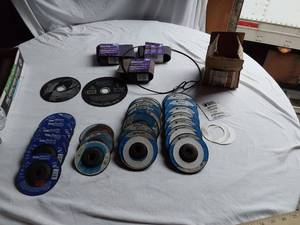 lot 250 image: 3M Abrasive Belts and 4 Grinding Wheels