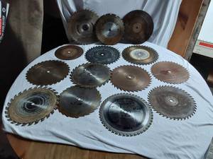 lot 254 image: Variety of Used Saw Blades