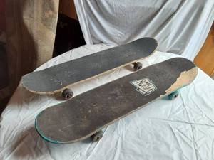 lot 283 image: Lot of 2 Skateboards including Vision