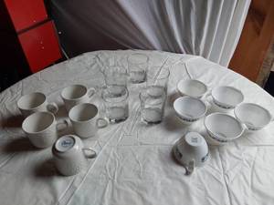 lot 311 image: Corelle Cups, Gibson Mugs, and Glass Tumblers