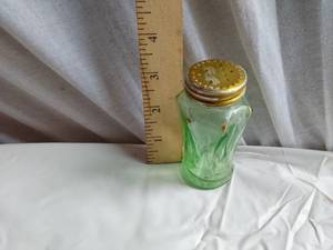 lot 326 image: Green Glass Shaker with Metal Lid