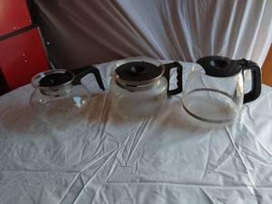 lot 350 image: Lot of 3 Coffee Carafes including Bunn and Others