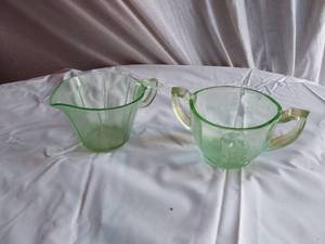 lot 361 image: Green Depression Glass Creamer and Sugar Bowl Set