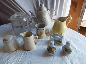 lot 363 image: Vintage Kitchenware including Trendsetters Stoneware, Pyrex Coffee Pot, and Ceramic Pitcher