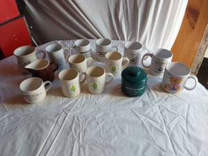 lot 366 image: Lot of Coffee Mugs and Ceramic Items
