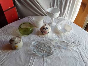 lot 367 image: Assorted Vintage Glassware and Stoneware