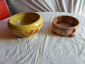 lot 372 image: Yellow and Marbled Ceramic Bowl with Mark, Floral Ceramic Bowl Made in Japan