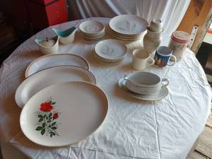 lot 385 image: Homer Laughlin and Corelle, Plates, Platters, and Mugs
