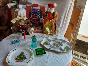 lot 400 image: Christmas Decorations and Tableware Collection including Plates, Figurines, and Glassware