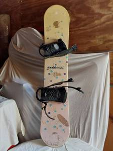 lot 420 image: Burton Goddess Snowboard