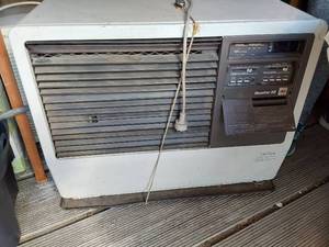 lot 434 image: Kerosun Monitor 30 Kerosene Heater - Appears to need repair