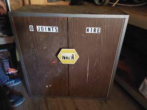 lot 437 image: NAPA Storage Cabinet 31 12 tall, 13 12 deep, 30 14 wide