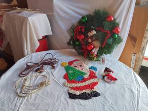 lot 441 image: Christmas Decoration Set with Extension Cords