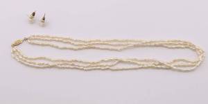 lot 38 image: Cultured Pearl Necklace w 14k Gold Clasp & Pearl Earrings