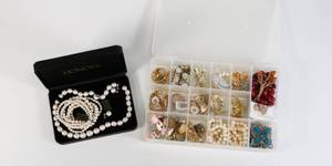 lot 30 image: Better Costume Jewelry Lot - Honora Pearls w14 Gold Clasp, Gold Filled Ring