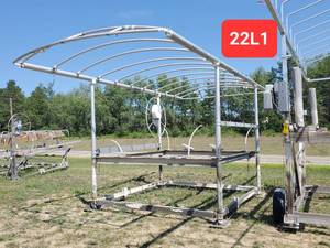 Shorestation 2600lb Vertical Boat Lift