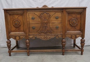 lot 2 image: GORGEOUS MID CENTURY BUFFET  SIDEBOARD