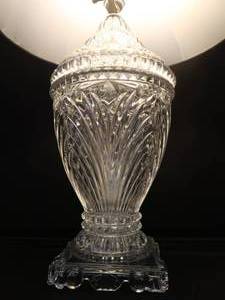 lot 5 image: BRILLIANT LEAD CRYSTAL LAMP