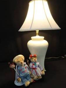 lot 9 image: LARGE LAMP  COLLECTIBLE BEARS