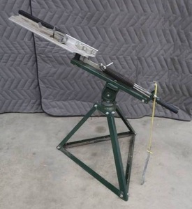 lot 25 image: CLAY TARGET THROWER
