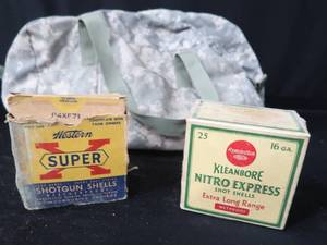 lot 48 image: AMMO 16 GAUGE  MILITARY BAG