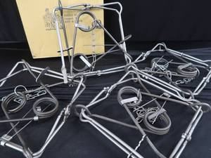 lot 67 image: 4 BRAND NEW #330 BODY GRIPPER TRAPS (CONIBEAR)