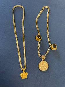 lot 74 image: IS IT GOLD OR IS IT NOT