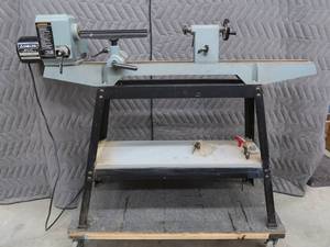 lot 0C image: DELTA WOOD LATHE