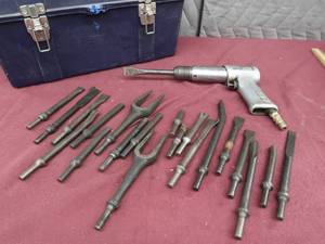 lot 0N image: SNAP ON AIR HAMMER WITH 20 ATTACHMENTS.