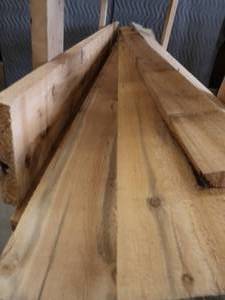 lot 0V image: LOT OF CEDAR ROUGH CUT LUMBER.