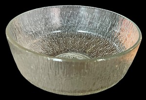 lot 28 image: Vintage Indiana Glass Crystal Ice Clear Tree Bark Glass Bowl