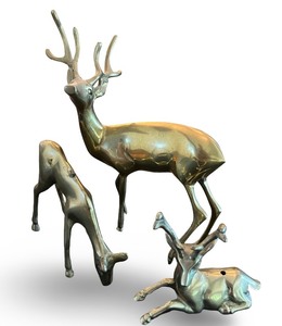 lot 49 image: Set of 3 MCM Brass Deer Figurines