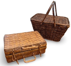 lot 72 image: Set of 2 Wicker Picnic Baskets with Handles and Lids