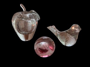 lot 105 image: Set of 3 Clear Art Glass Paperweights Apple, Bird and Swirl Sphere