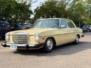 lot 17 image: 1976 MERCEDES 240 DIESEL (NO RESERVE)