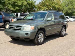 lot 18 image: 2004 TOYOTA HIGHLANDER All Wheel Drive  1 Owner (NO RESERVE)