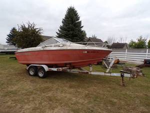 lot 15 image: Reinall Boat with Mercruiser IO and Trailer For Parts