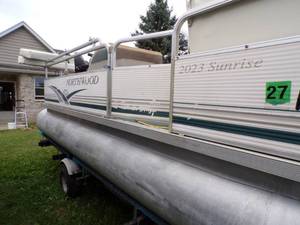 lot 16 image: 2003 Northwood Pontoon with Trailer