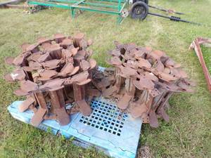 lot 29 image: Steel Tracks for Bobcat