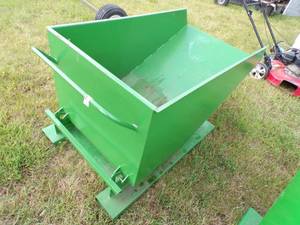 lot 41 image: Green Dump Box